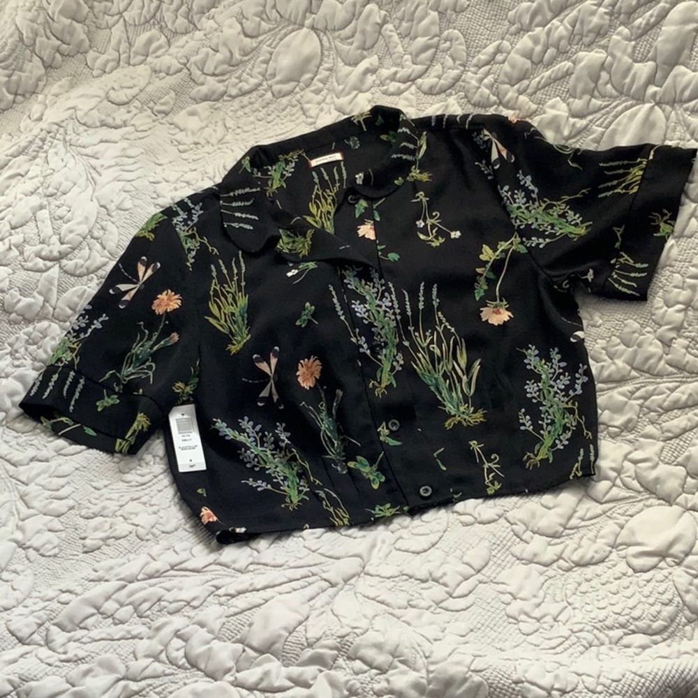 NWT Aritzia Sunday Best Sally cropped blouse in size M